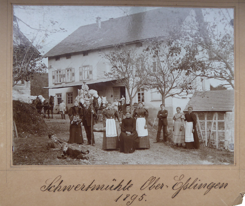 Die Mühle 1865 mit Familienmitglieder und Mitarbeiter